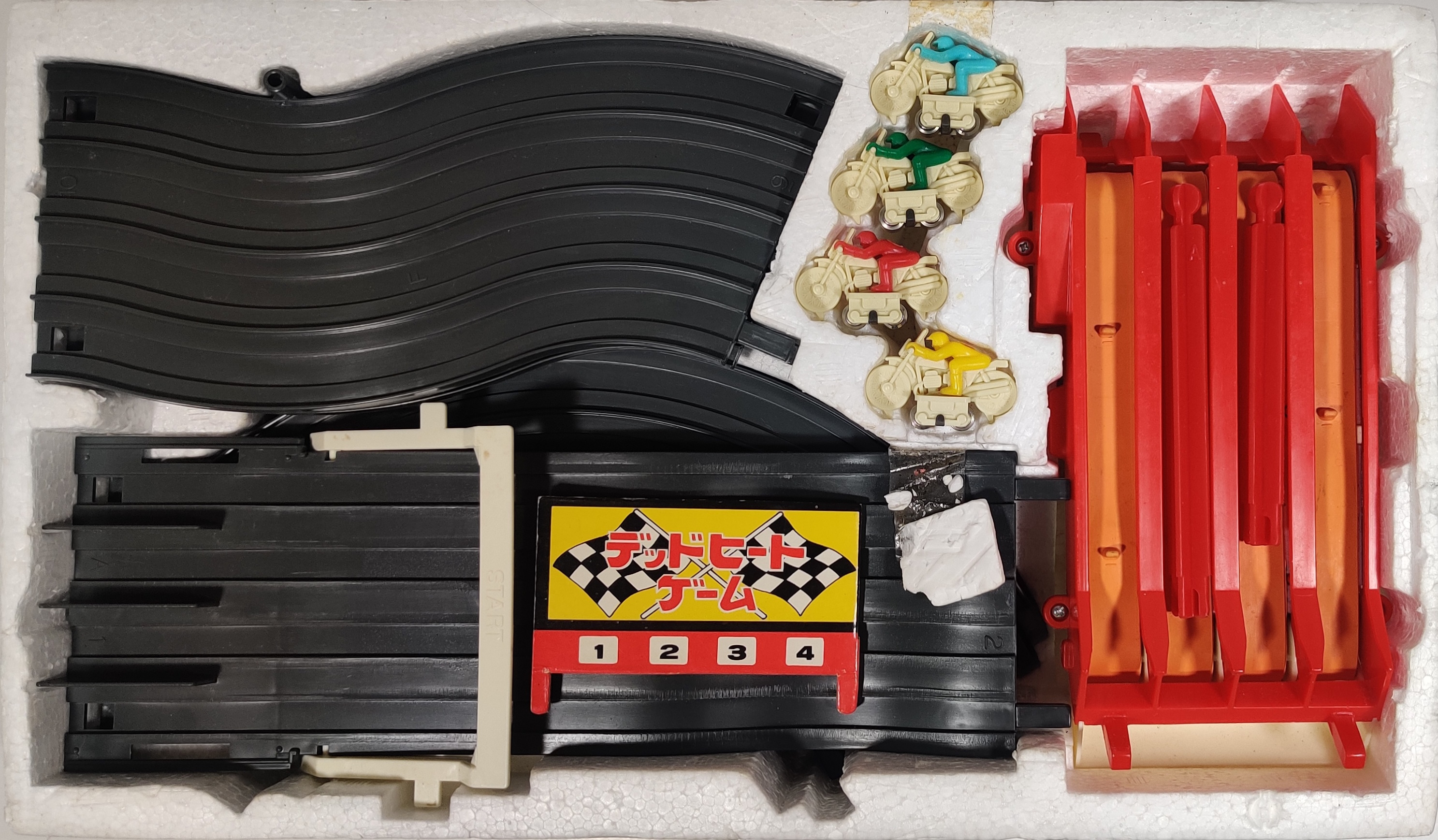 Tomy Dead Heat racing games